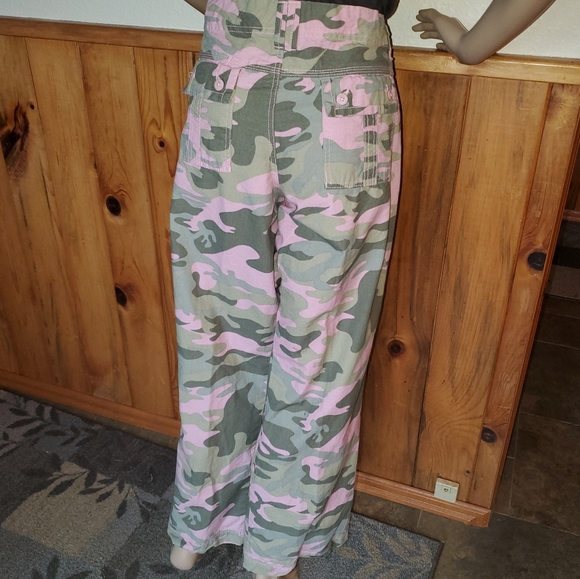NWOT Pink Camo pants - Picture 2 of 3
